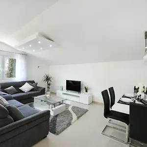  Appartement Monika - Private Terrace & Parking Croatie